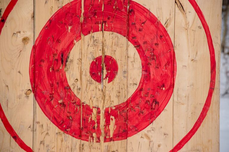 How to Build an Axe Throwing Target?