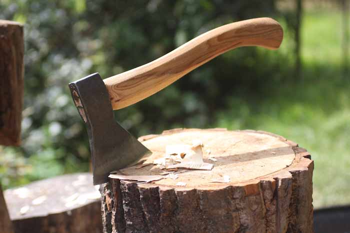 What does fortune do on an axe