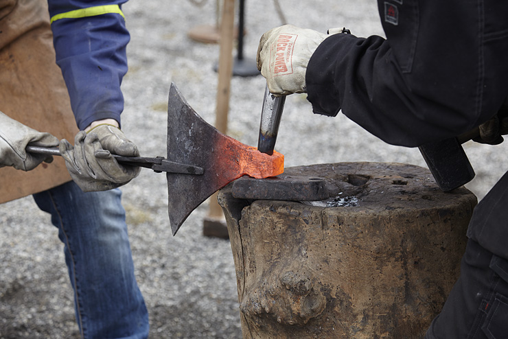 how to forge an axe