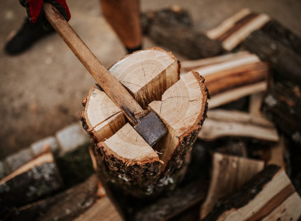 how to split wood with an axe