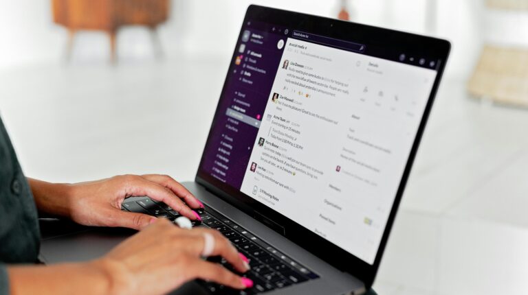 3 Proven Ways Soundproof Pods Boost Productivity